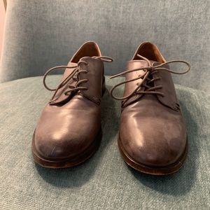 Frye Elyssa Oxford in Gray size 6.5